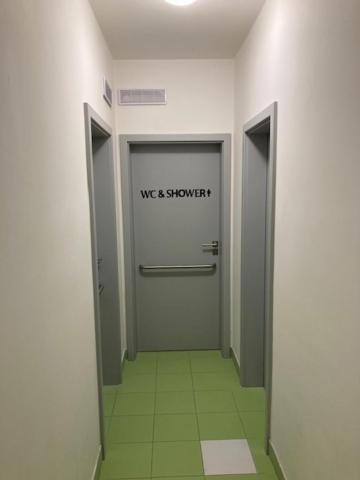 Capsule Hostel Andel Centre Spirit Прага Екстериор снимка