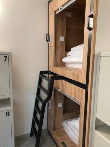 Capsule Hostel Andel Centre Spirit Прага Екстериор снимка