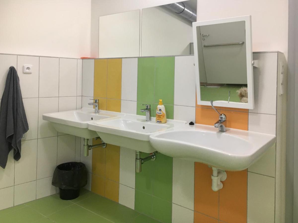 Capsule Hostel Andel Centre Spirit Прага Екстериор снимка