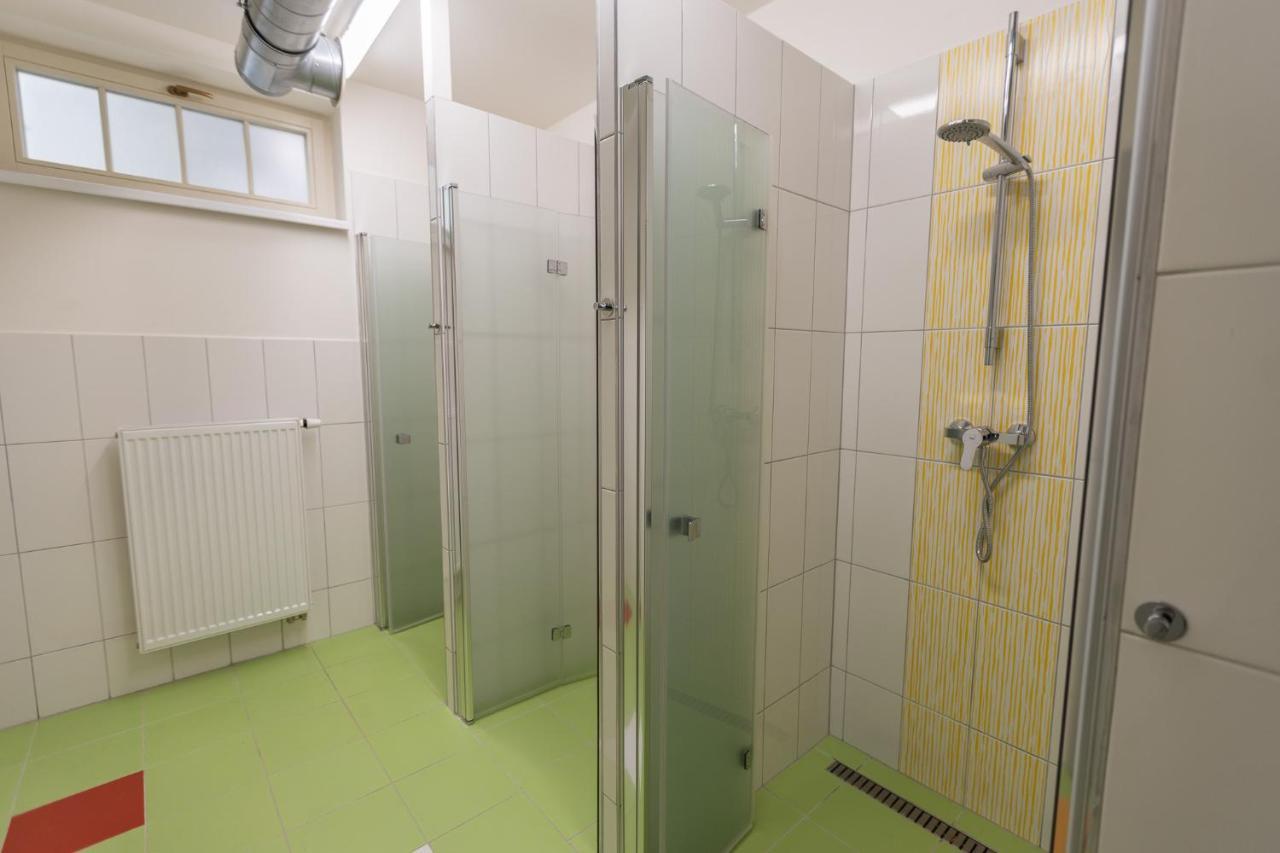 Capsule Hostel Andel Centre Spirit Прага Екстериор снимка