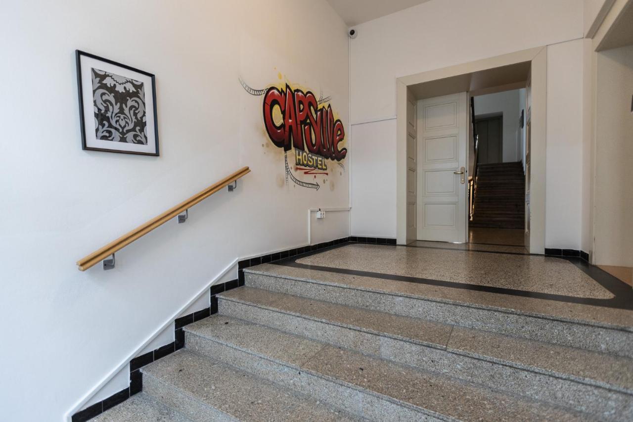 Capsule Hostel Andel Centre Spirit Прага Екстериор снимка