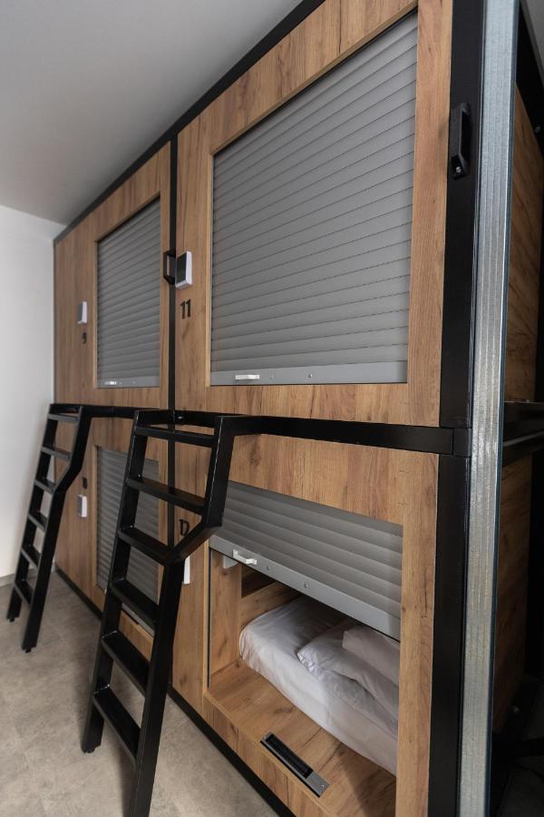 Capsule Hostel Andel Centre Spirit Прага Екстериор снимка